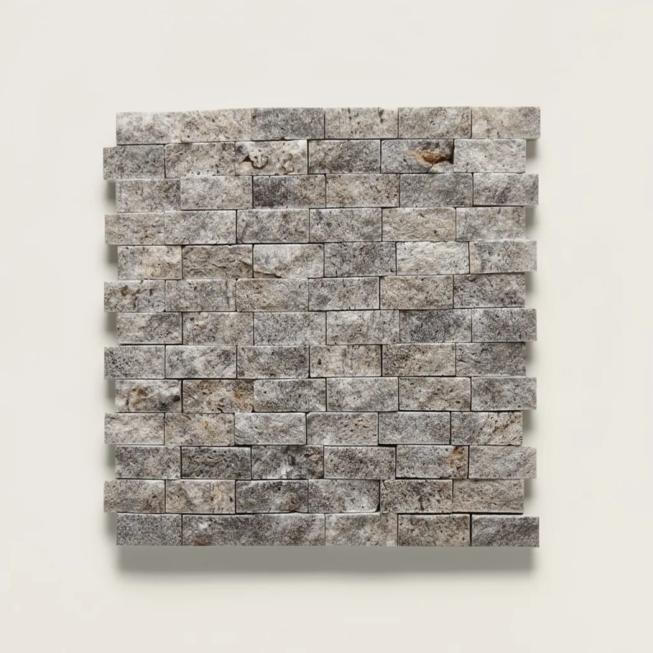 Ezüstszürke Márvány Roppantott Ciklop 23×48 mm