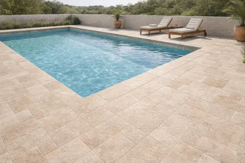 Travertin french pattern medence körül